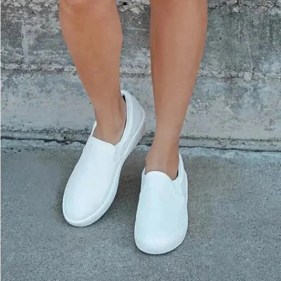 NWT Lulus Dylann Slip-On Flatform Sneakers - Picture 4 of 6